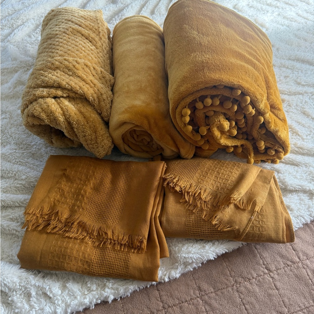 Yellow accent blankets and throws